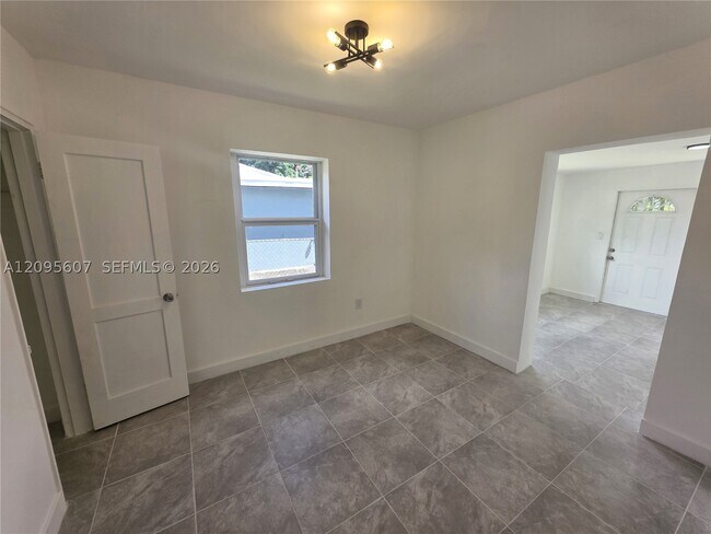 Building Photo - 760 NW 126th St