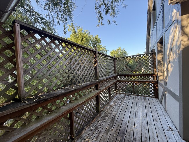 Building Photo - 100 Mcdowell Rd