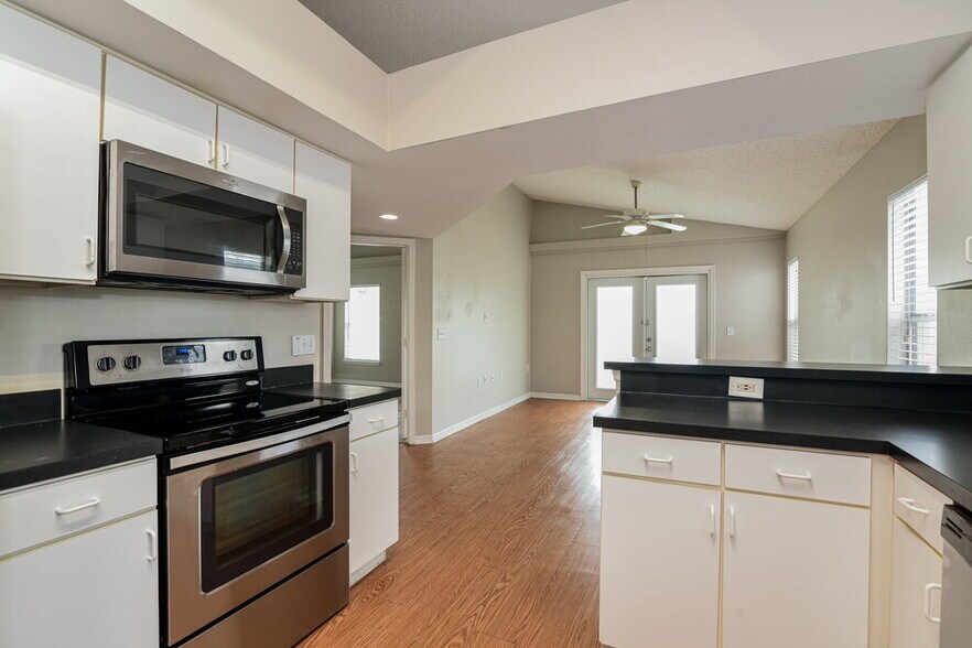 Building Photo - 1051 Woodsong Way