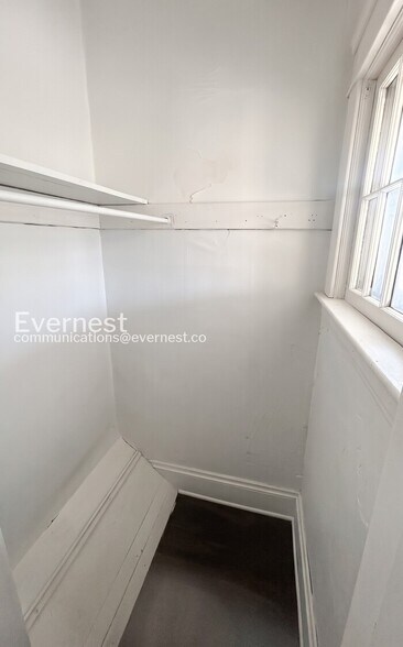 Building Photo - 3353 E 132nd St