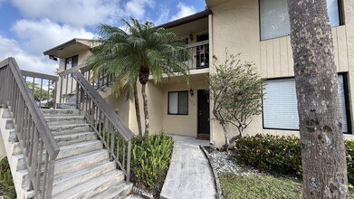 Building Photo - 6649 Somerset Dr