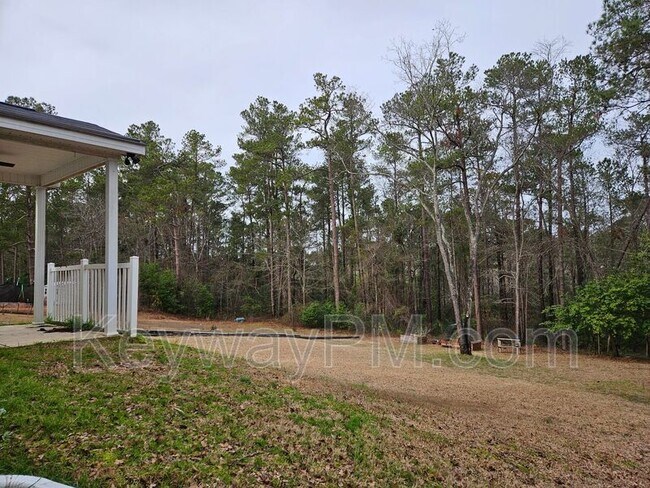 Building Photo - 14 Bradley Ct