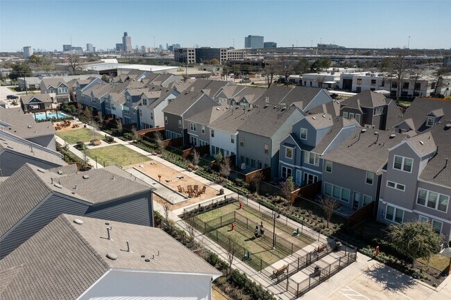 Building Photo - 10920 Keaton Landing Dr