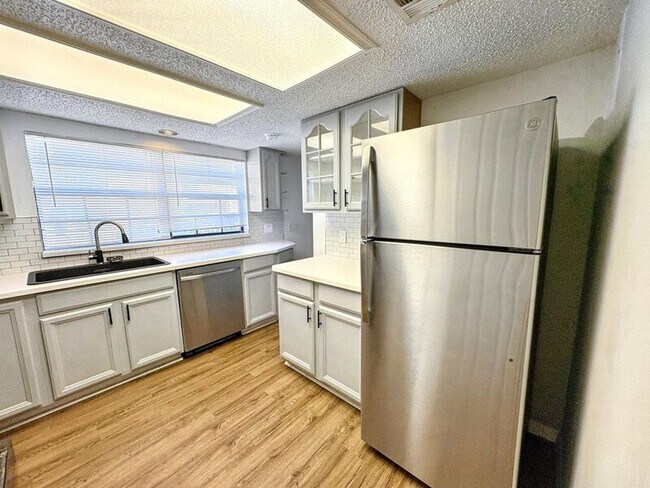 Building Photo - 12715 N 57th St