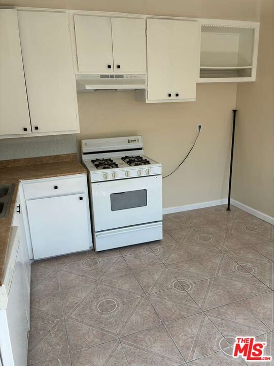 Building Photo - 359 N Alessandro St