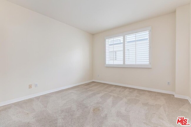 Building Photo - 1257 Brockton Ave