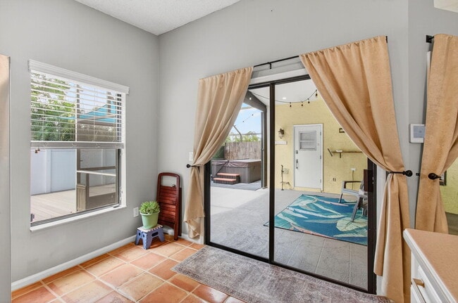 Building Photo - 10332 Islander Dr
