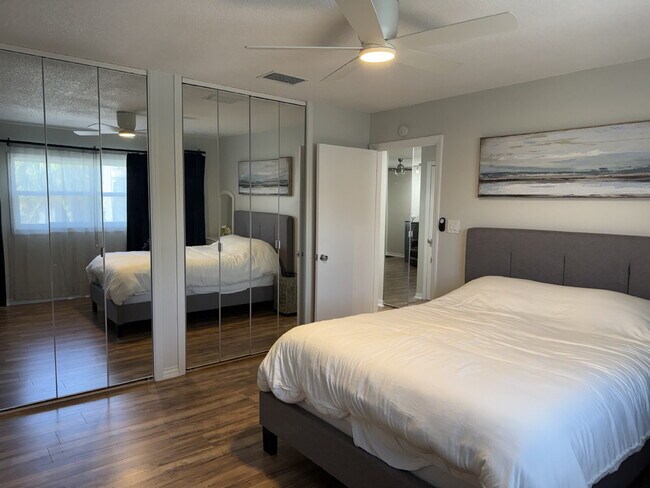 Building Photo - Updated 1 bedroom condo near the river!