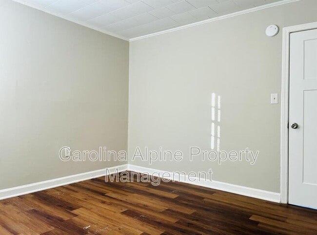 Building Photo - 309 E Gibbs St