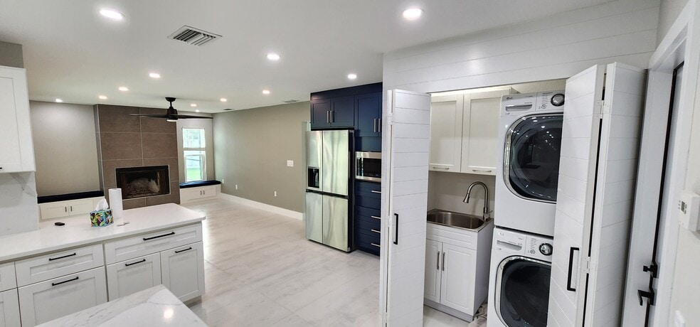 Building Photo - 4270 Kingston Ct