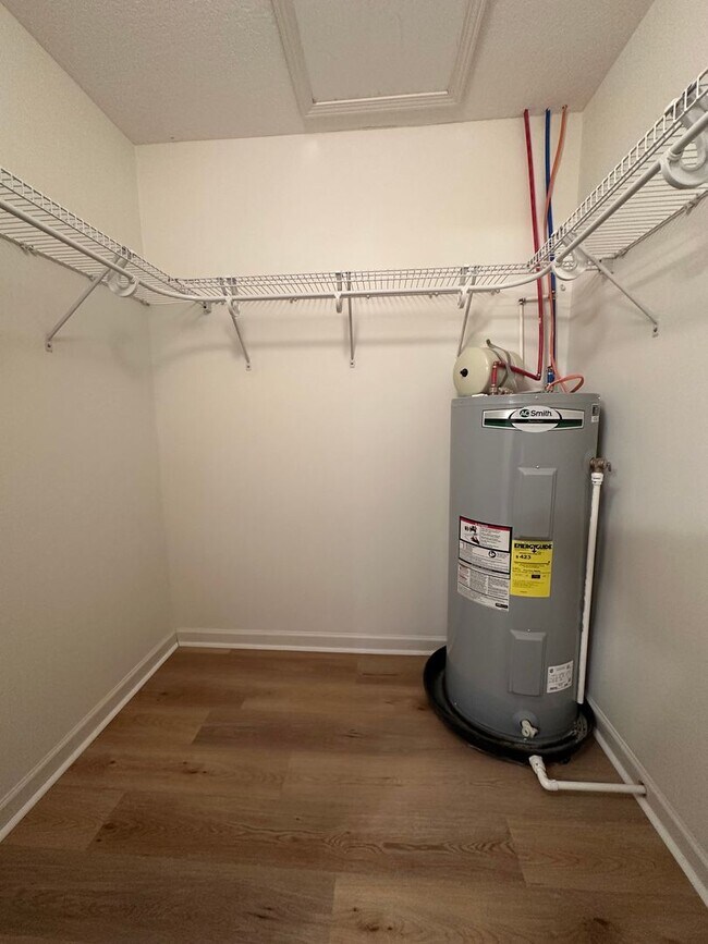 Building Photo - 2 Bedroom / 1 Bath Home Kingsport TN