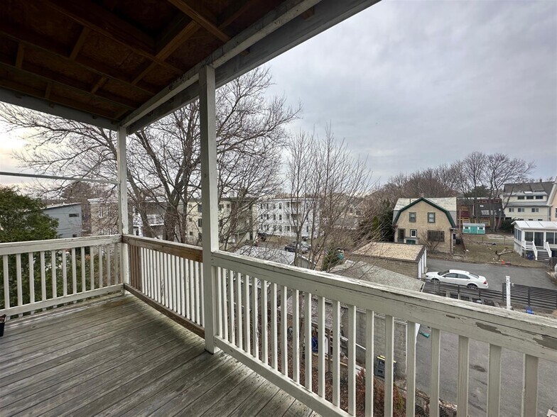 Building Photo - 137 Dudley St