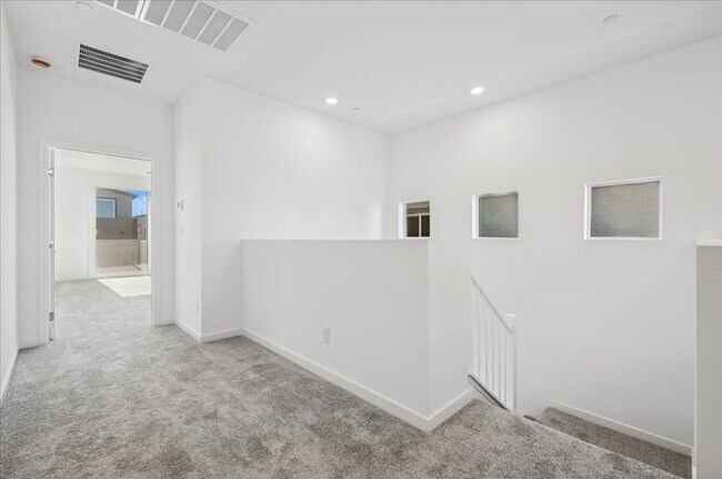 Building Photo - Beautiful New Home in Black Mountain Planned Community