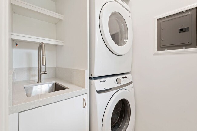 Building Photo - RARELY AVAILABLE: MONTECITO  UNION SCHOOL ...