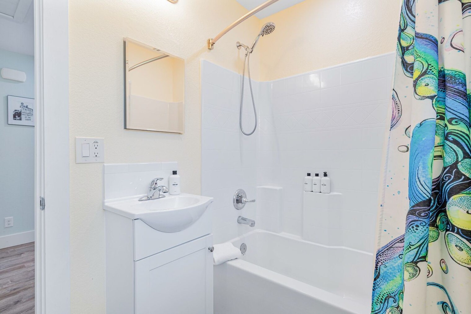 Building Photo - 22 Waynel Cir SE