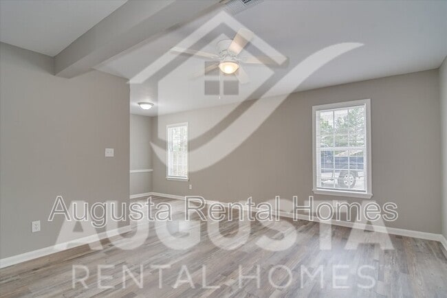 Building Photo - 168 Conifer Dr