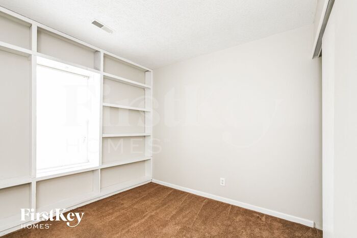 Building Photo - 6903 Hardwood Dr