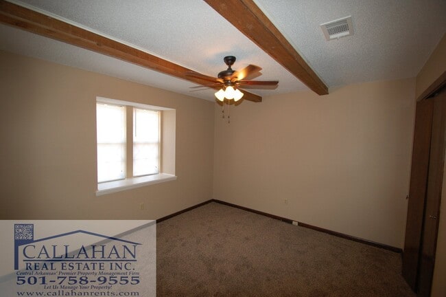 Building Photo - Home in the heart of Sherwood