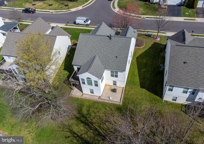 Building Photo - 575 Hunters Rd