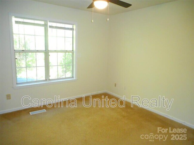 Building Photo - 6622B Bevington Ridge Rd