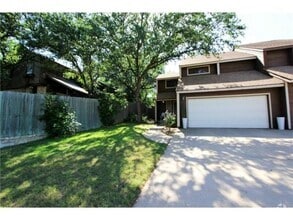 Building Photo - 8113 Baywood Dr