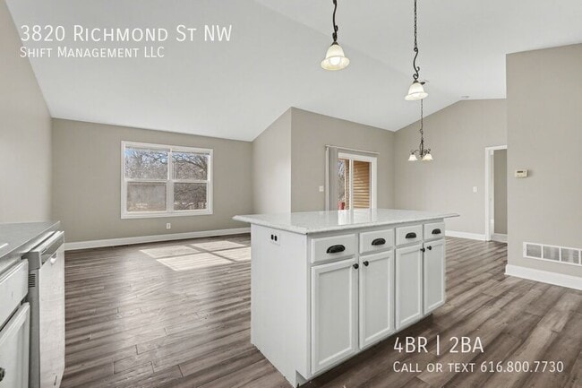 Building Photo - 3820 Richmond St NW