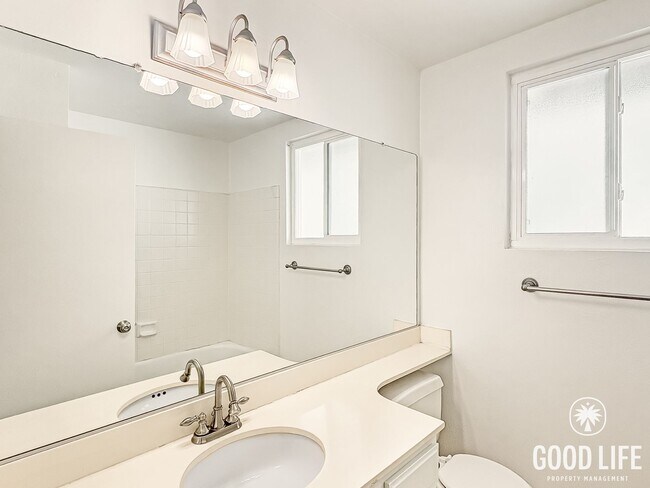 Building Photo - Spacious Rancho Peñasquitos Pool Home with Vaulted Ceilings & Swimming Pool