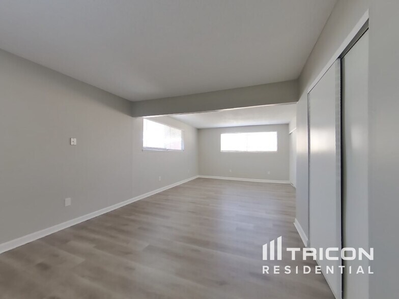 Building Photo - 13687 Boeing St