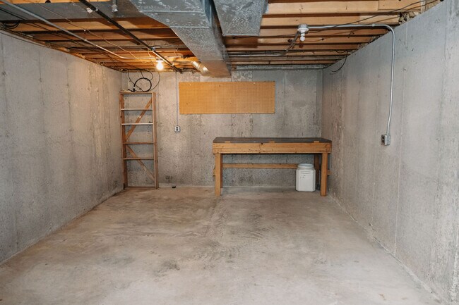 Building Photo - 3052 Acker St