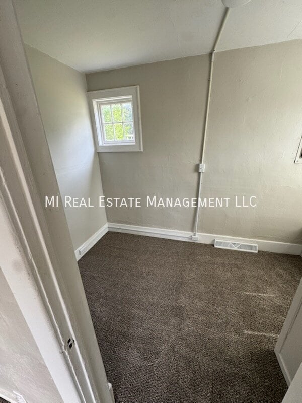 Building Photo - 634 Catawba Ave