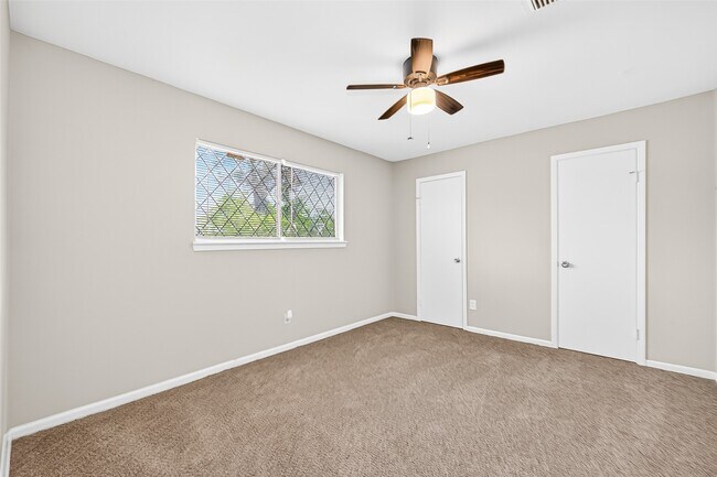 Building Photo - 403 Mistywood Dr