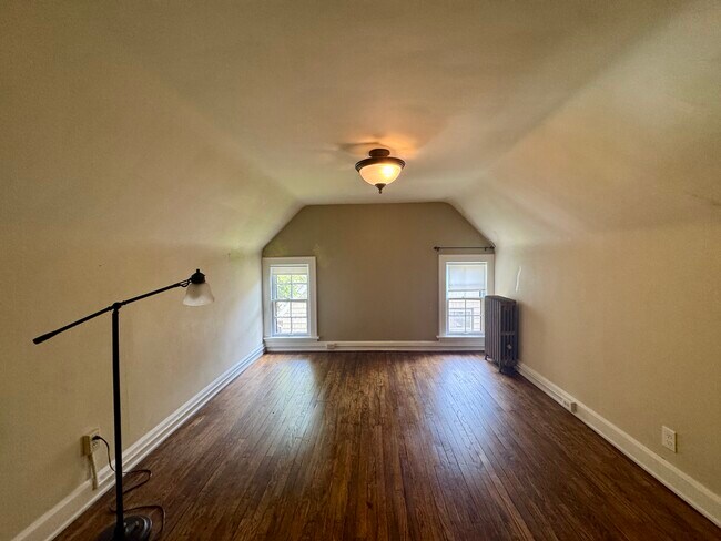 Building Photo - 3403 Dellwood Rd