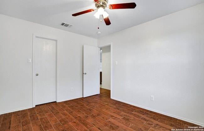 Building Photo - 10603 N Shaenridge