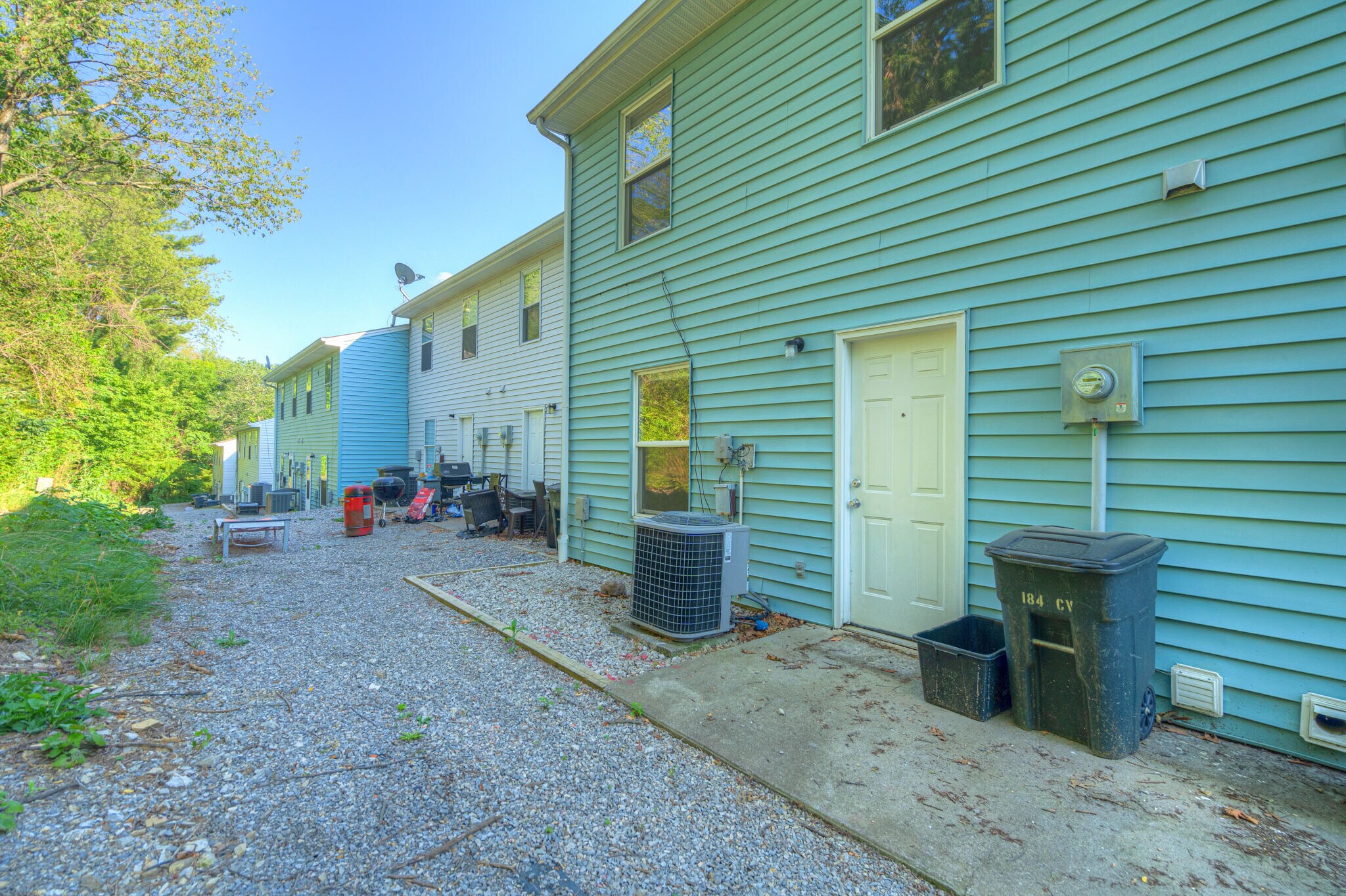 Building Photo - 135 Clover Valley Cir
