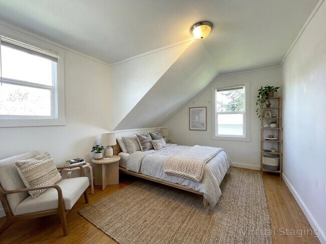 Building Photo - 203 16th St NE