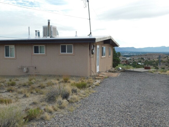 Building Photo - Views, Views and more Views!