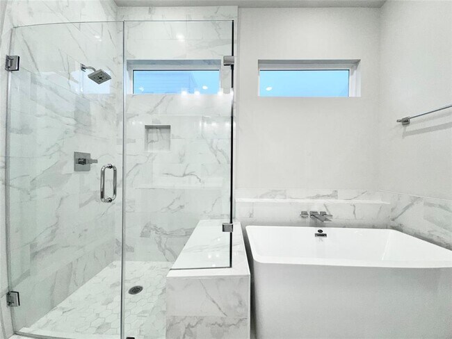 Building Photo - 5815 Fairdale Ln