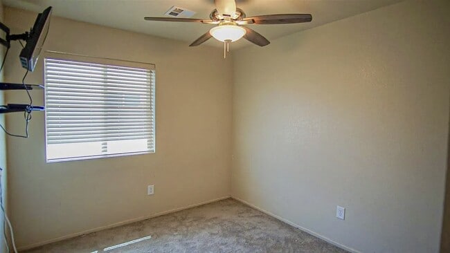 Building Photo - Gorgeous 4 Bedroom, 2 Bathroom Solar Home in Desert Oasis!