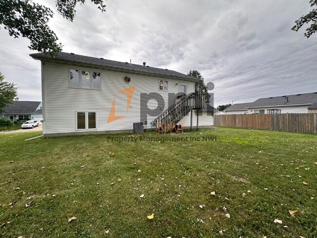 Building Photo - 219 Sandalwood Dr