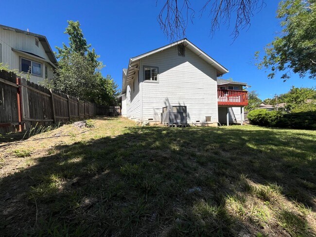 Building Photo - Mary Lake home! Must see!