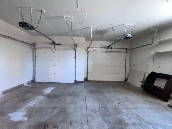 Building Photo - 3134 N Blue Springs Ave