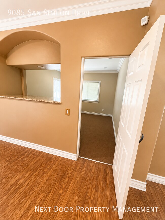 Building Photo - 9085 San Simeon Dr