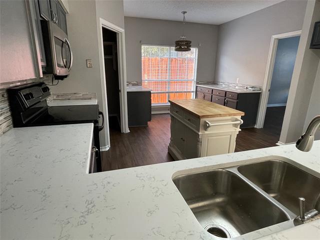 Building Photo - 728 Fawn Valley Dr