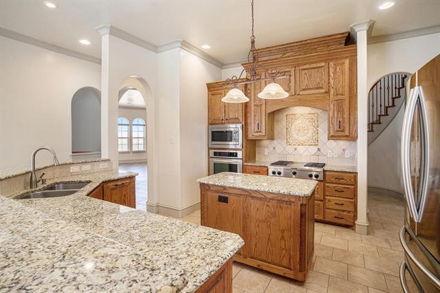 Building Photo - 7713 Lakeview Cir
