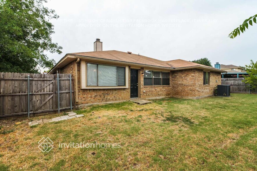 Building Photo - 2650 Fairmont Dr