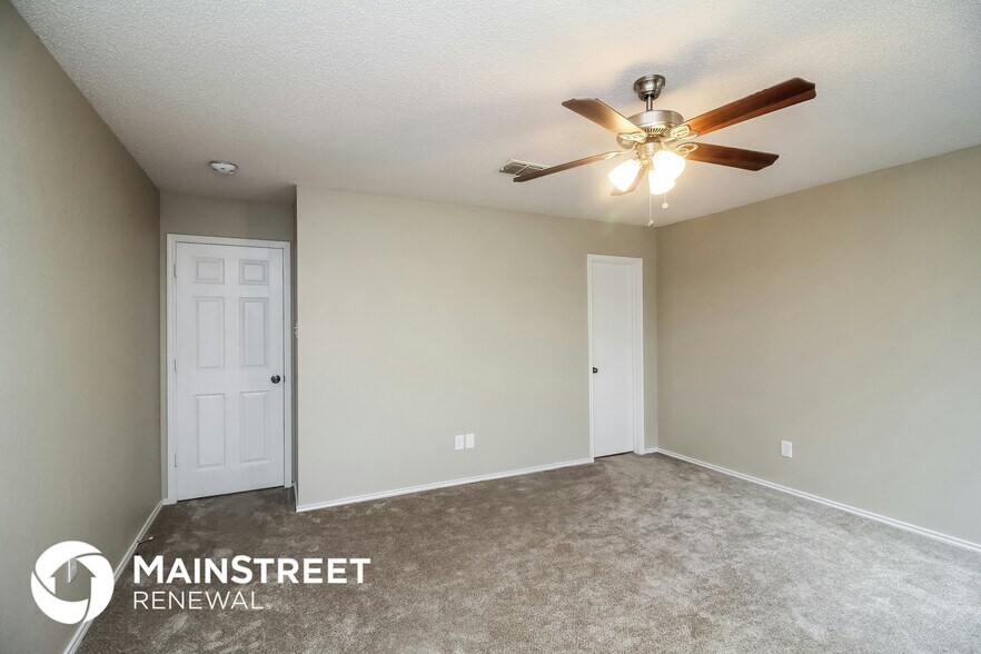 Building Photo - 1209 Candler Dr