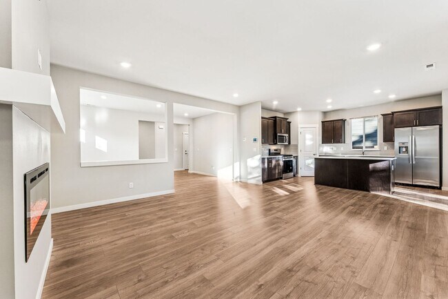 Building Photo - Modern 5-Bedroom, 3 bath home in Port Orchards Stetson Heights Neighborhood