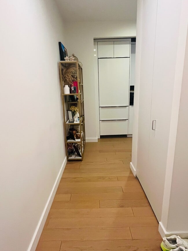 Building Photo - 180 Water St