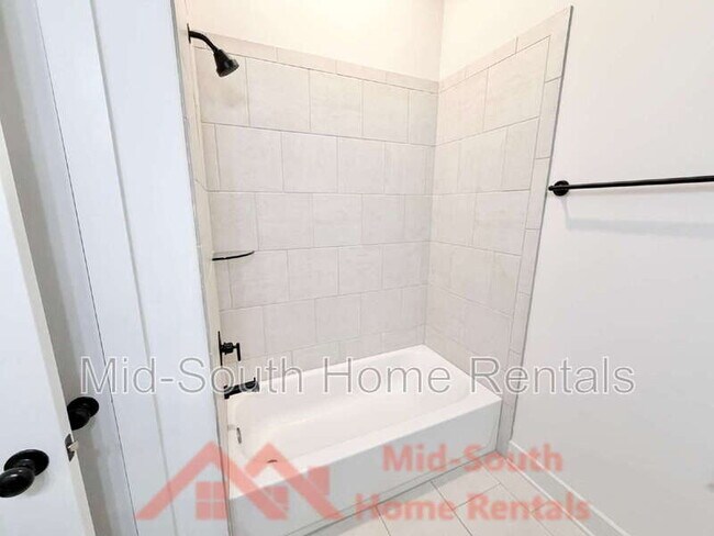 Building Photo - 5628 Draper Trail