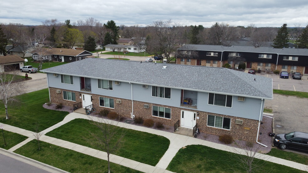 Primary Photo - Grand Avenue Apartments